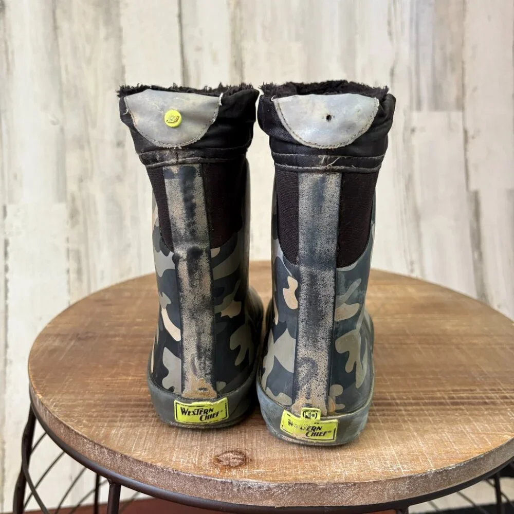 Western Chief Little Kids Size 11/12 Lined Rain Boots Grey Camo Print